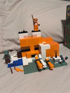 Minecraft Fox LEGO -21178 Style Build - Orange and White